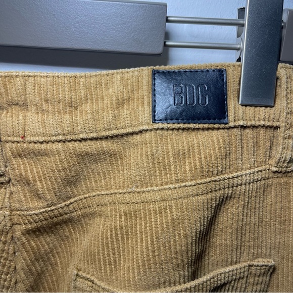 BDG Urban Outfitters Women’s Corduroy Mom Jeans Tan in Size 28 High-Rise Casual - Picture 9 of 11